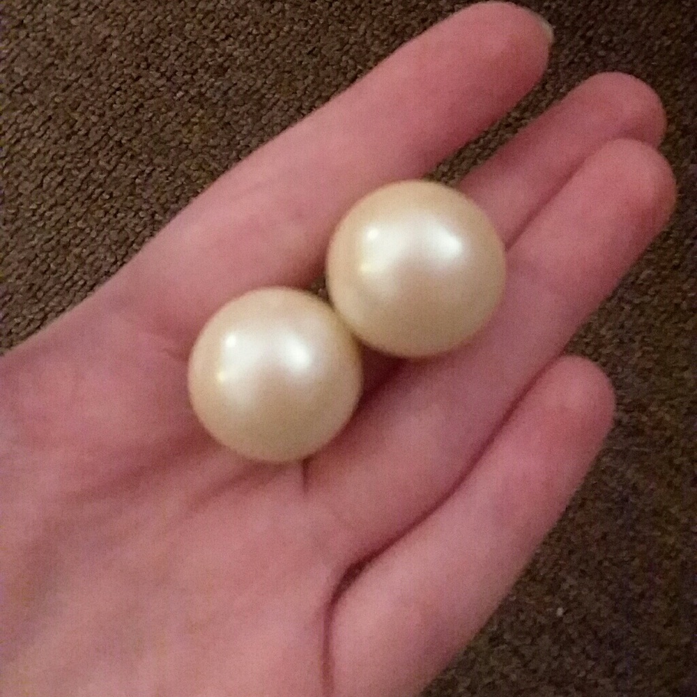Giant Pearl Vintage 1980s Style Clip-on Earrings